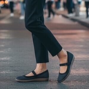 "Earth" Hook And Loop Mary Jane Shoes Women's SZ 8W FAINT SMOKE SMELL Cottage